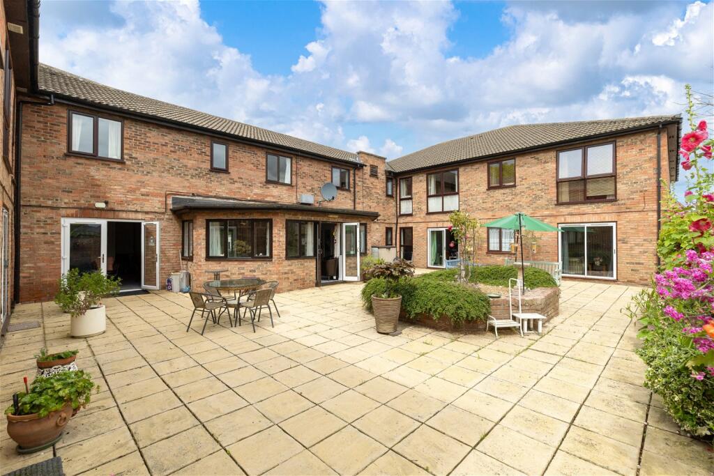 1 bedroom flat for sale in Woodley Court, St. Anns Lane, Godmanchester