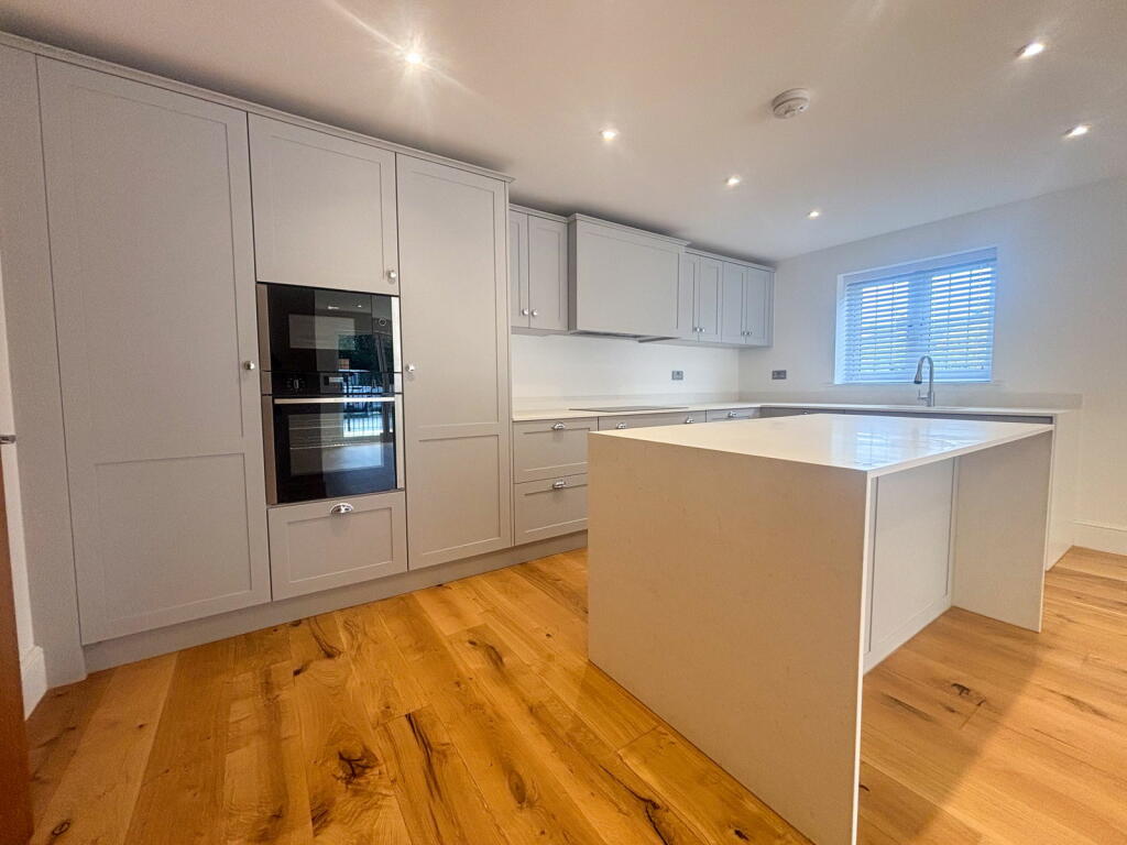 Additional property image - The Sheas, 41 Shenfield Road