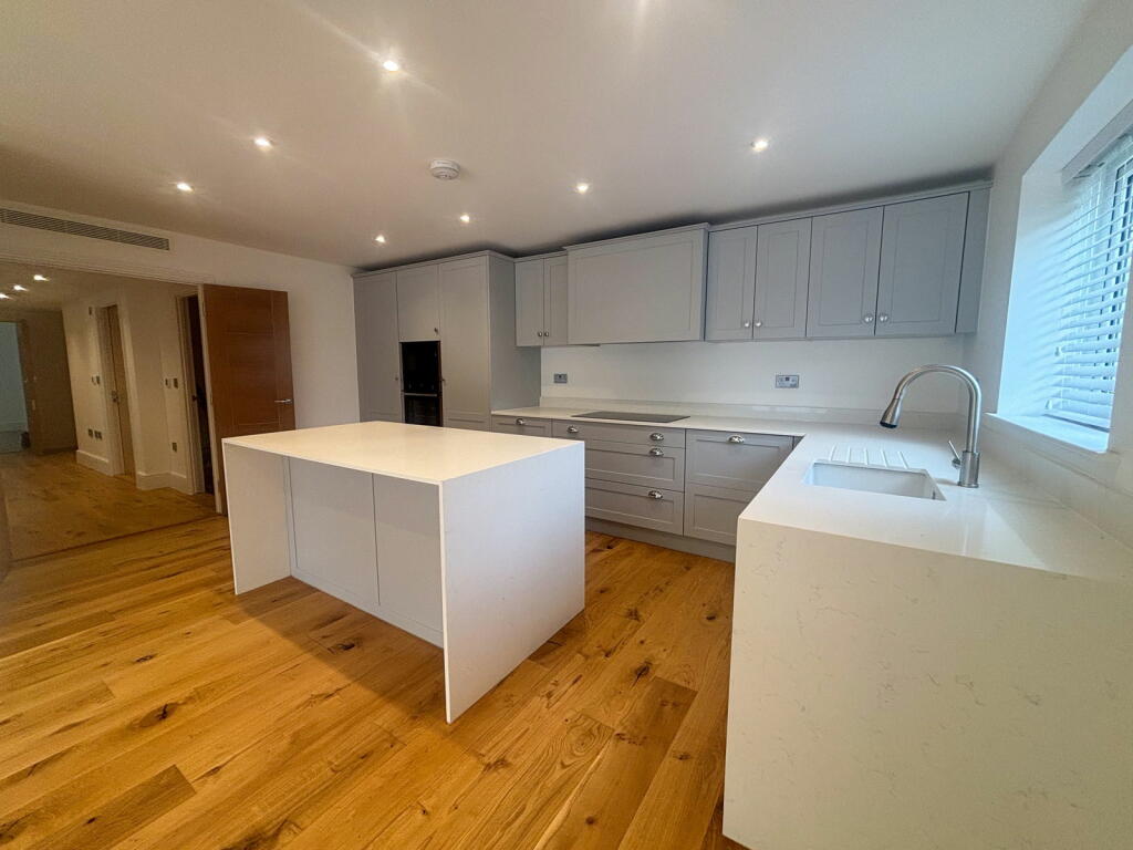 Additional property image - The Sheas, 41 Shenfield Road