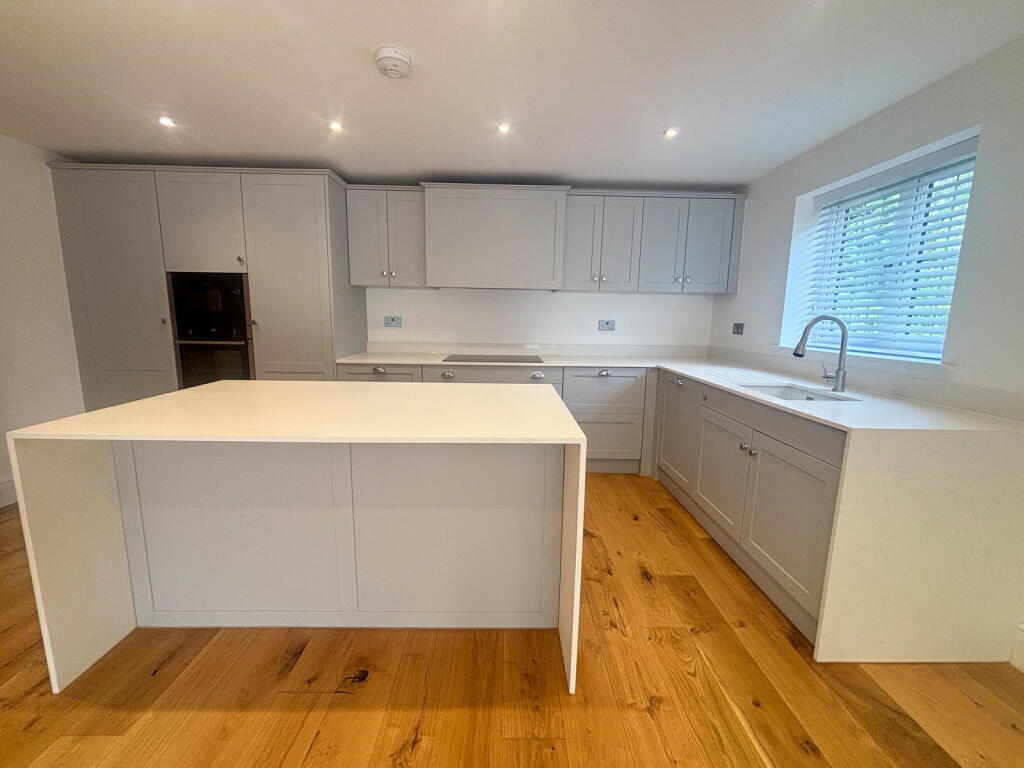 Additional property image - The Sheas, 41 Shenfield Road