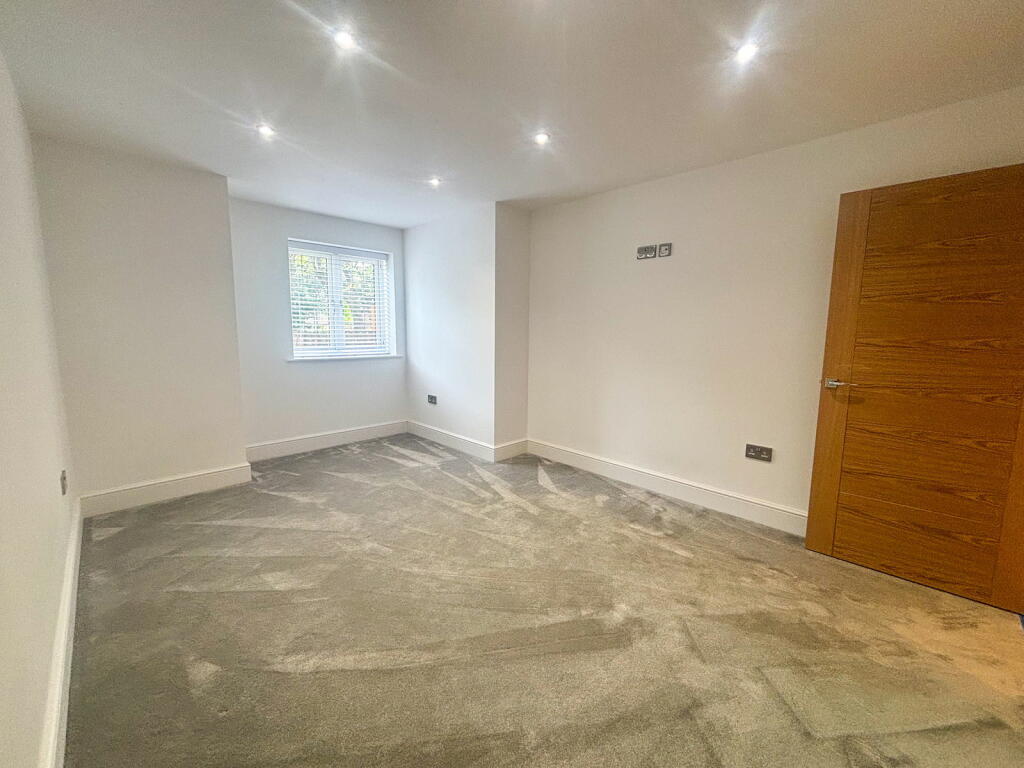Additional property image - The Sheas, 41 Shenfield Road