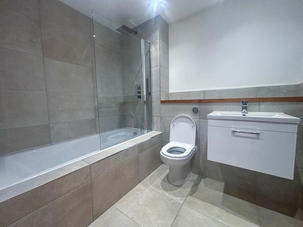 Additional property image - The Sheas, 41 Shenfield Road