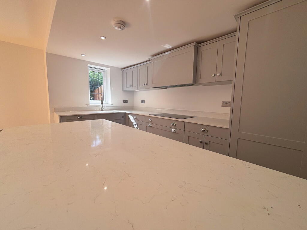 Additional property image - The Sheas, 41 Shenfield Road