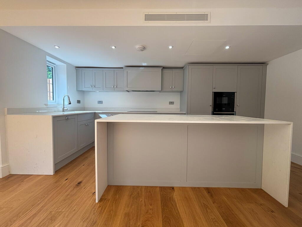 Additional property image - The Sheas, 41 Shenfield Road