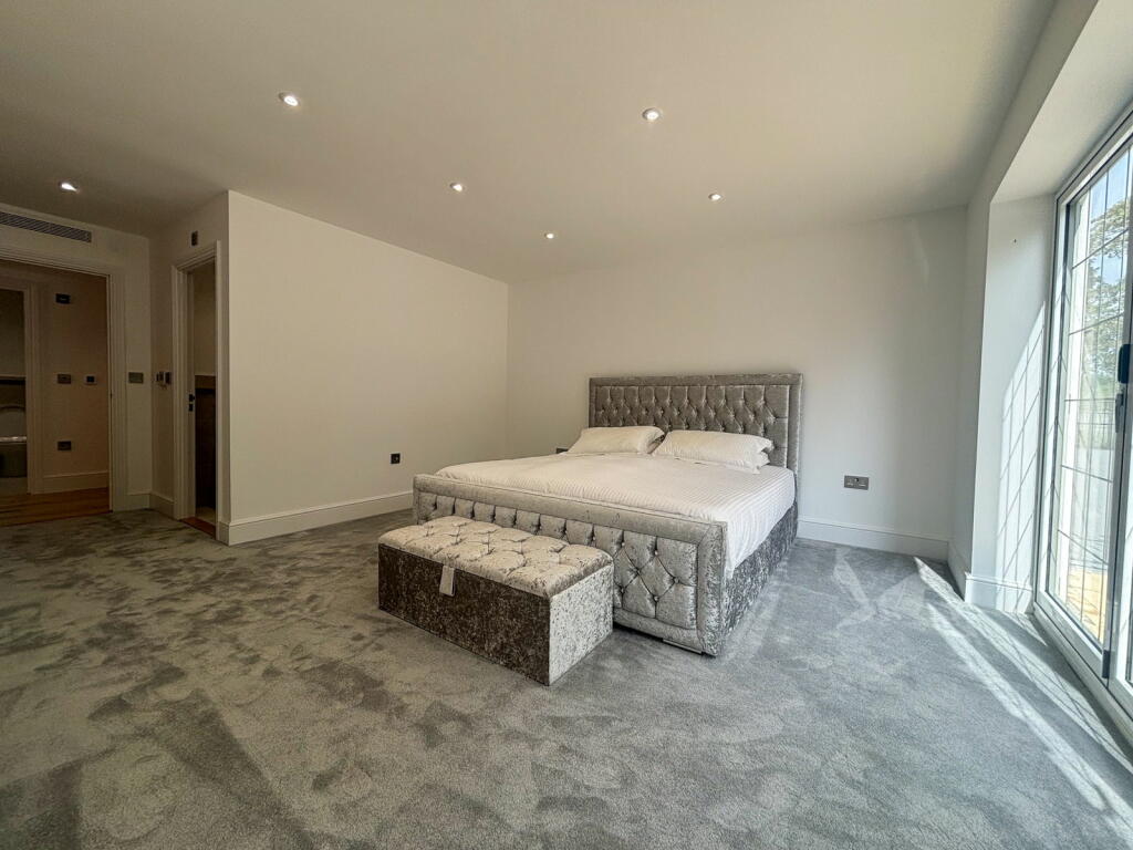 Additional property image - The Sheas, 41 Shenfield Road