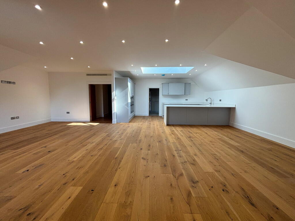 Additional property image - 41 Shenfield Road, Shenfield, Brentwood