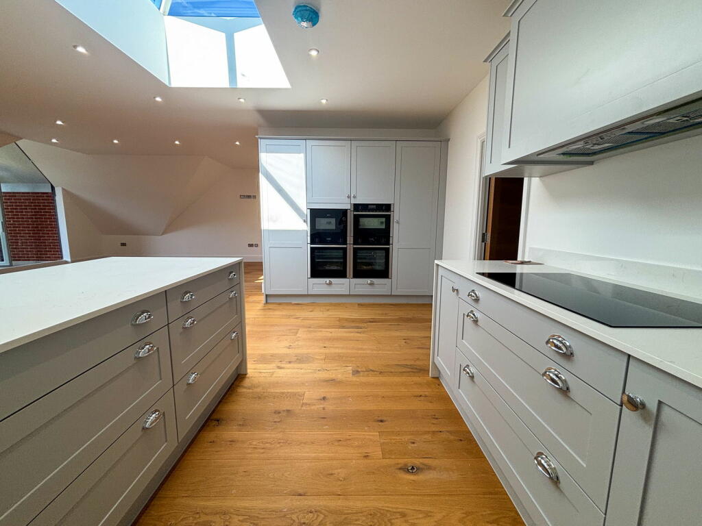 Additional property image - 41 Shenfield Road, Shenfield, Brentwood