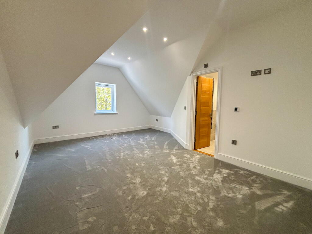 Additional property image - 41 Shenfield Road, Shenfield, Brentwood