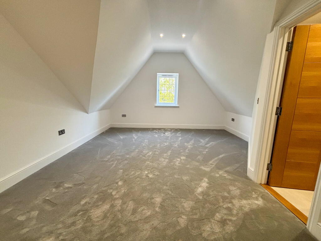 Additional property image - 41 Shenfield Road, Shenfield, Brentwood