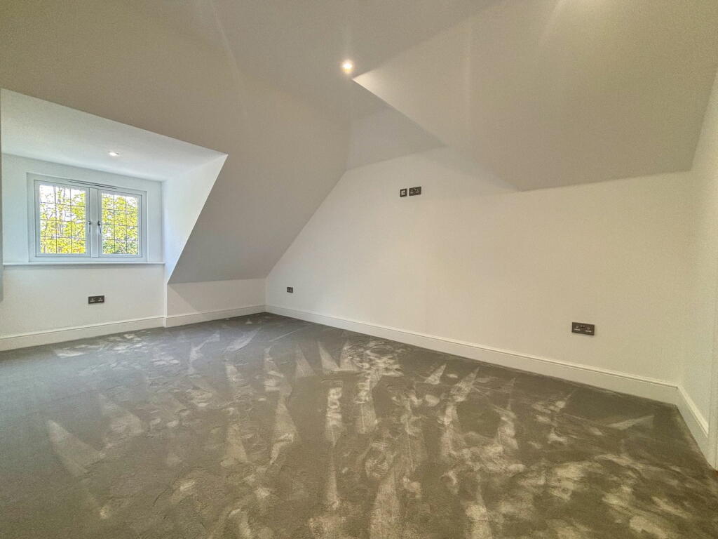 Additional property image - 41 Shenfield Road, Shenfield, Brentwood