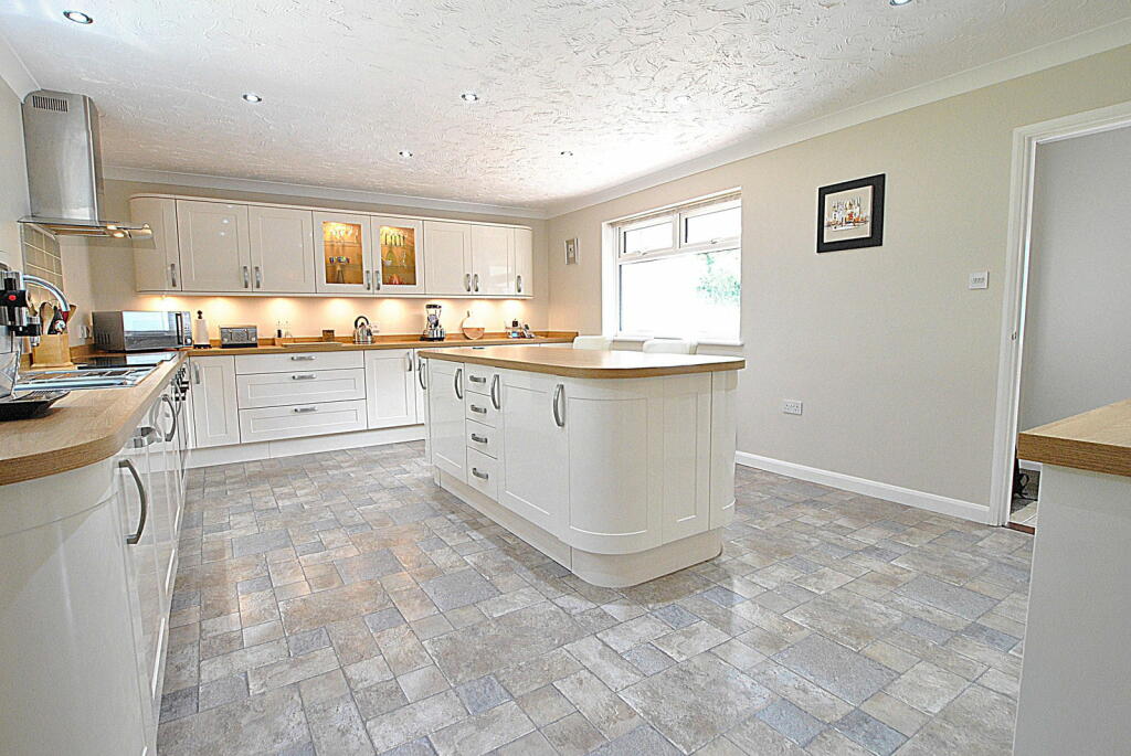 Additional property image - Malting End, Wickhambrook, Newmarket, CB8 8QA