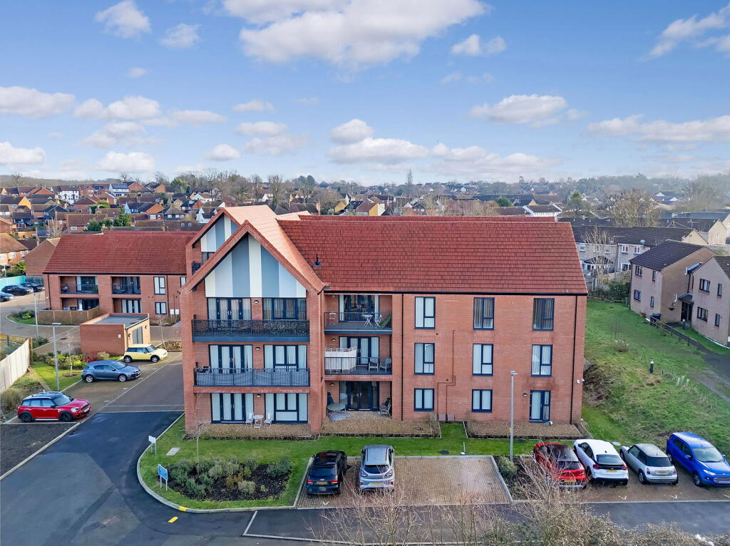 Additional property image - Goldington Crescent, Billericay, CM12