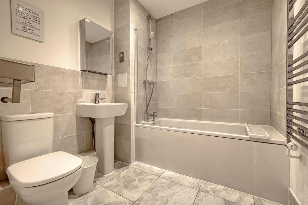 Additional property image - Goldington Crescent, Billericay, CM12