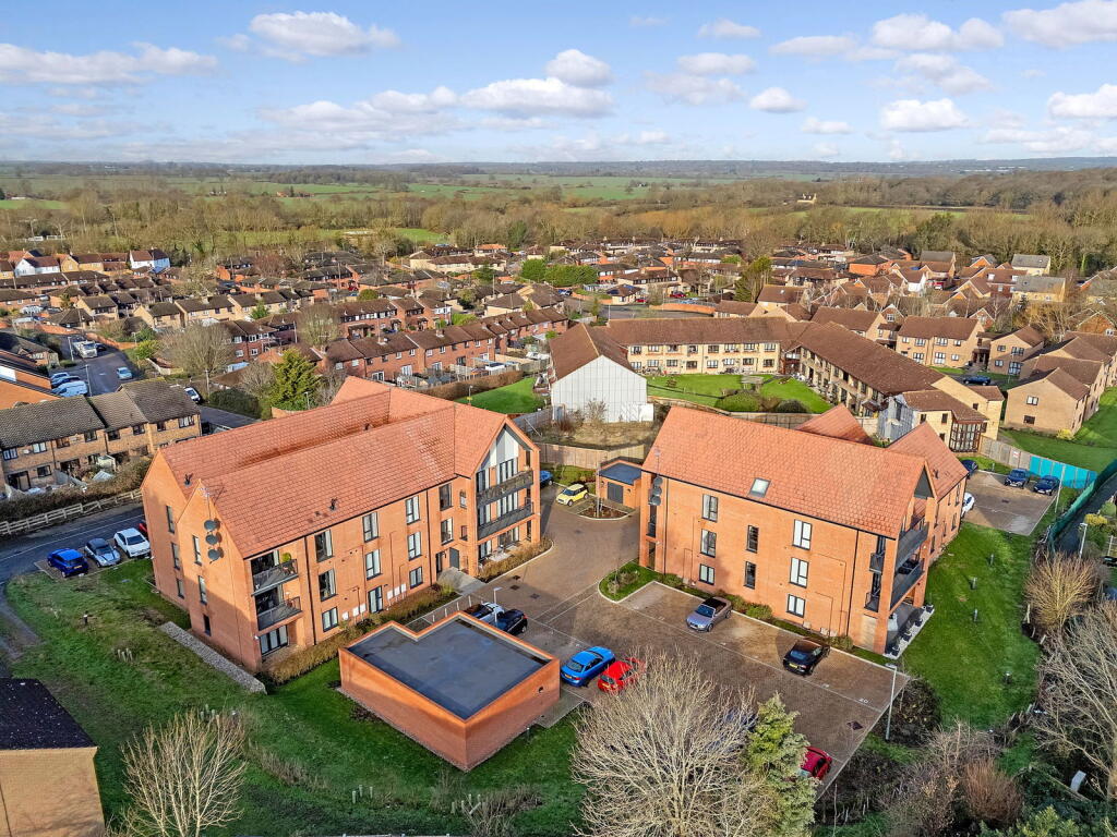 Additional property image - Goldington Crescent, Billericay, CM12