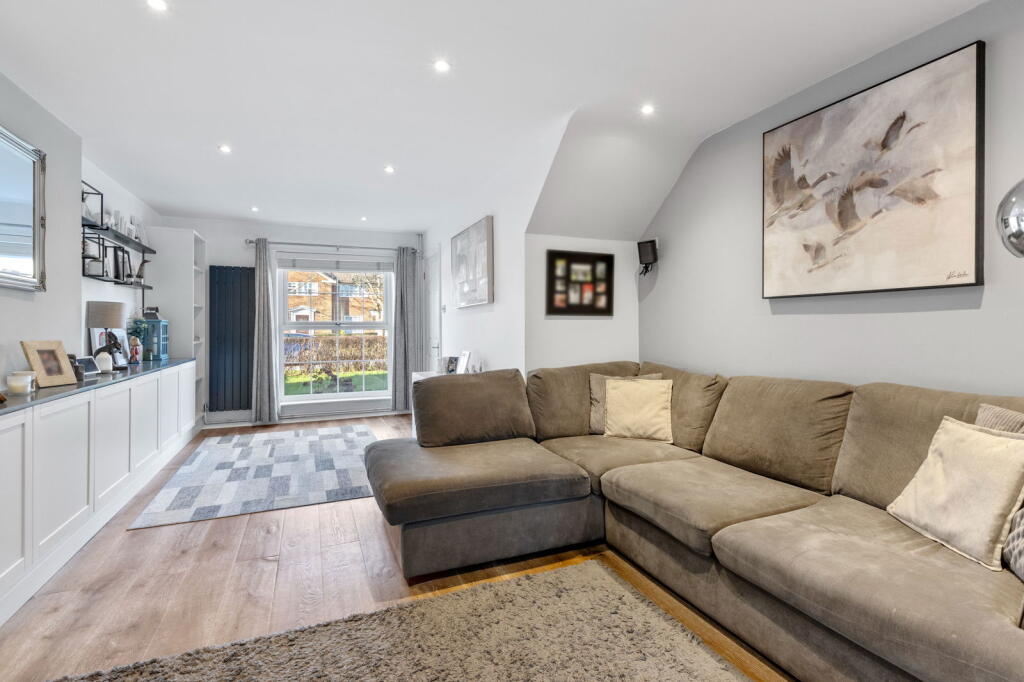 Additional property image - Moorlands,Welwyn Garden City,AL7 4PY