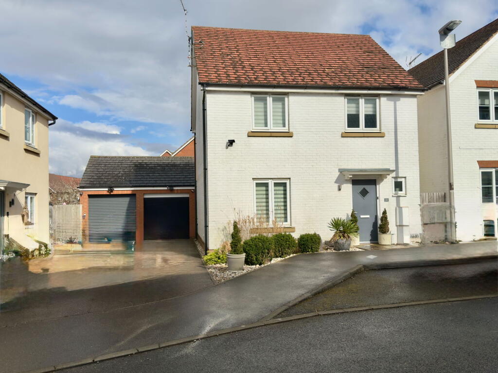 Main image of property: Tiree Court,Bletchley,Milton Keynes,MK3 5FD