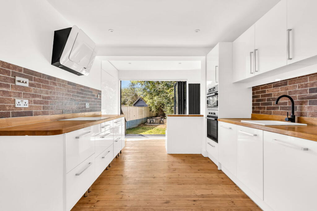 Main image of property: Holwell Road, Welwyn Garden City, AL7 3RN