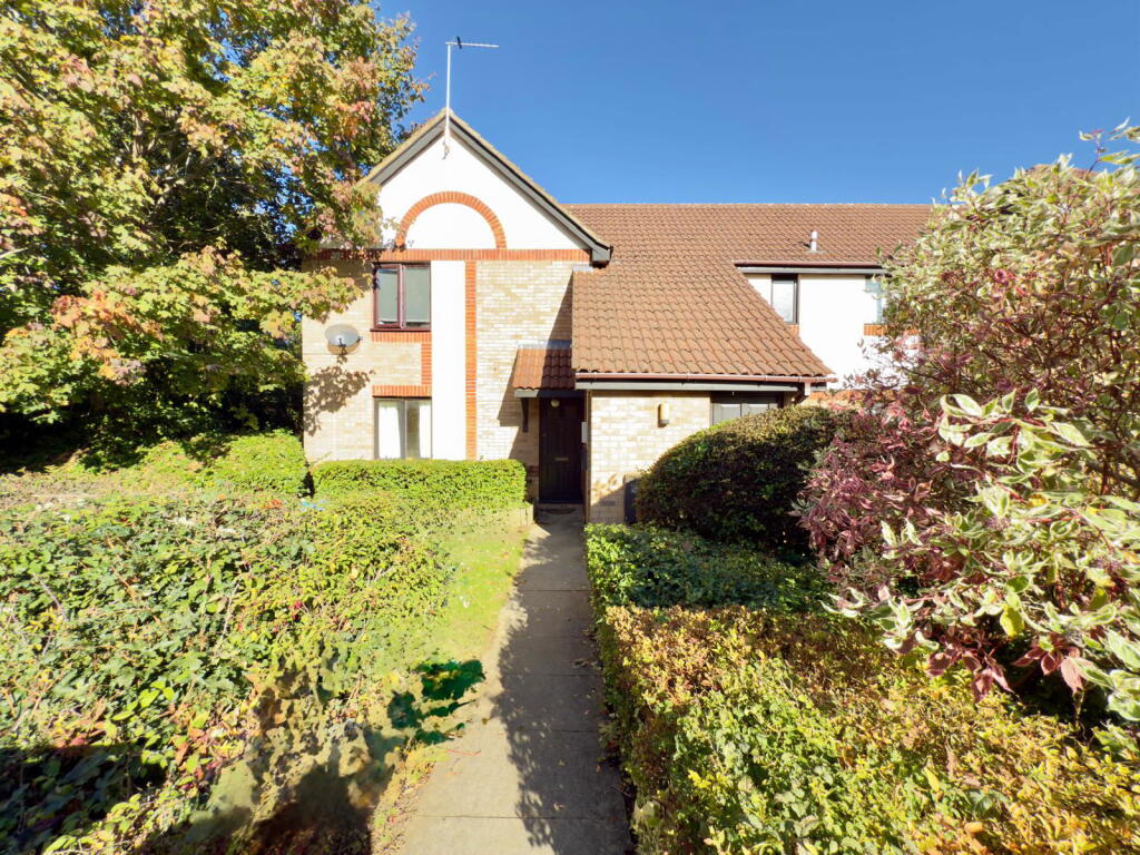 Main image of property: Pimpernel Grove,Walnut Tree,Milton Keynes,MK7 7LQ
