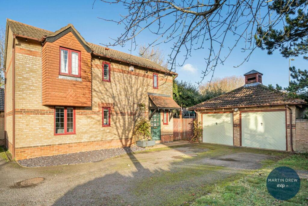 Main image of property: Spruce Drive,Bicester,OX26 3YN
