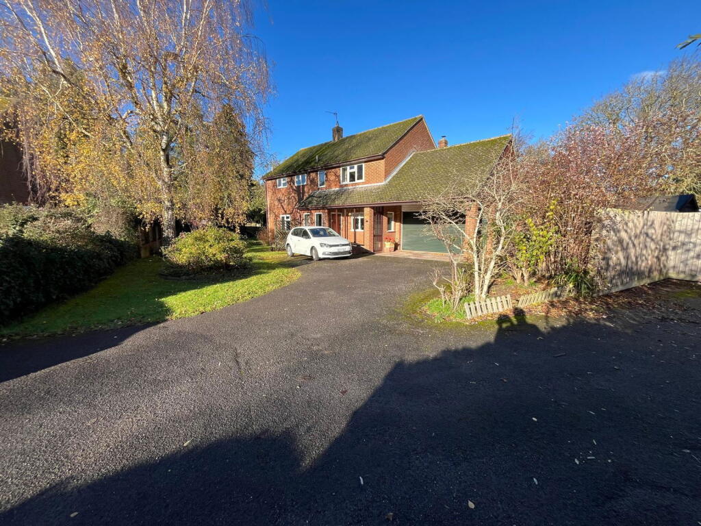 Main image of property: Grange Close, Twyford, Buckingham, MK18 4HE