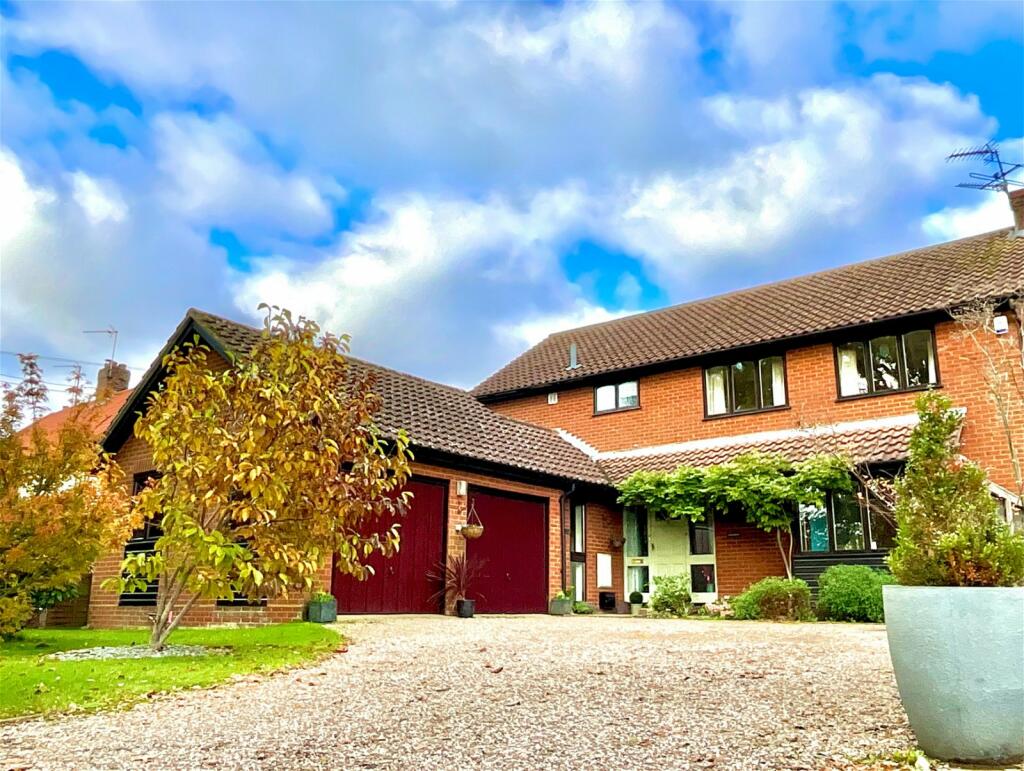 5 bedroom detached house for sale in Lower Road, Westerfield, Ipswich