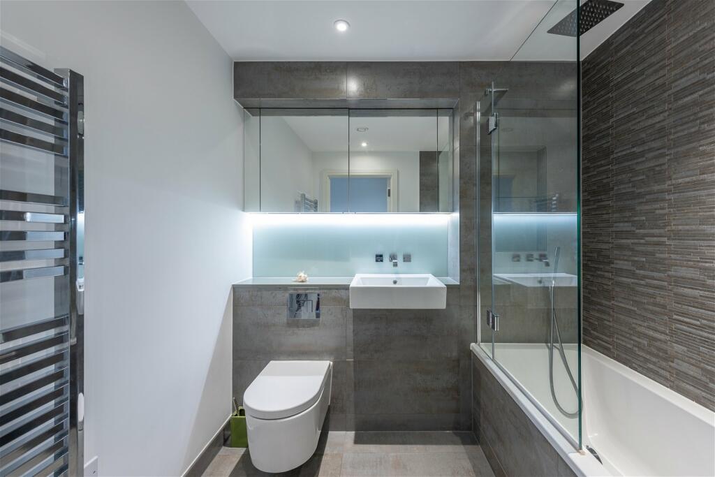 2 bedroom apartment for sale in Gaumont Place, Streatham Hill SW2