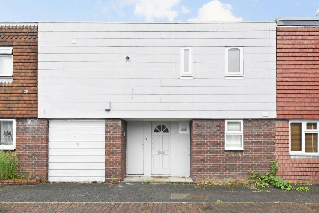 3 bedroom terraced house for sale in Savill Gardens, Raynes Park, SW20