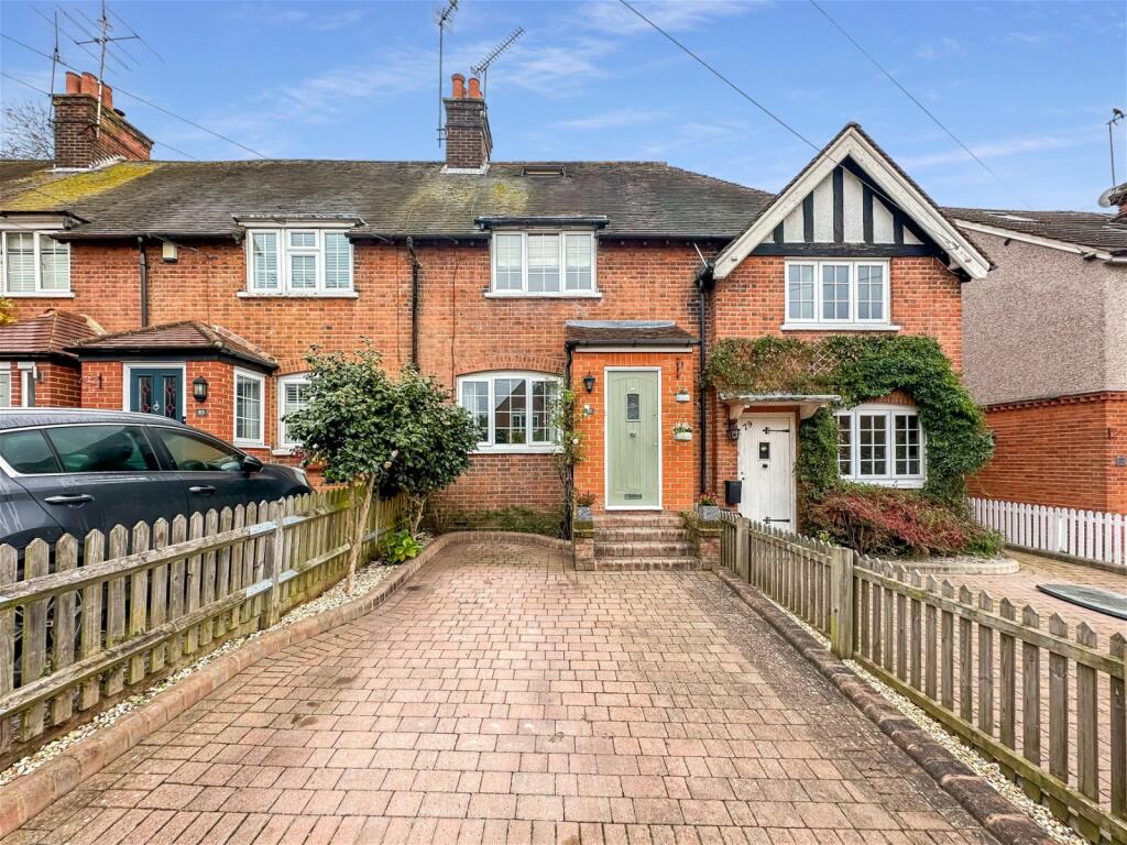 3 bedroom terraced house for sale in The Drive, Loughton, IG10