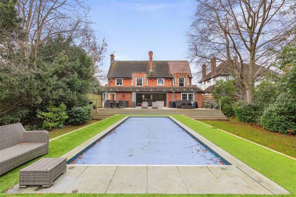 4 bedroom detached house for sale in Manor Way, Beckenham, BR3