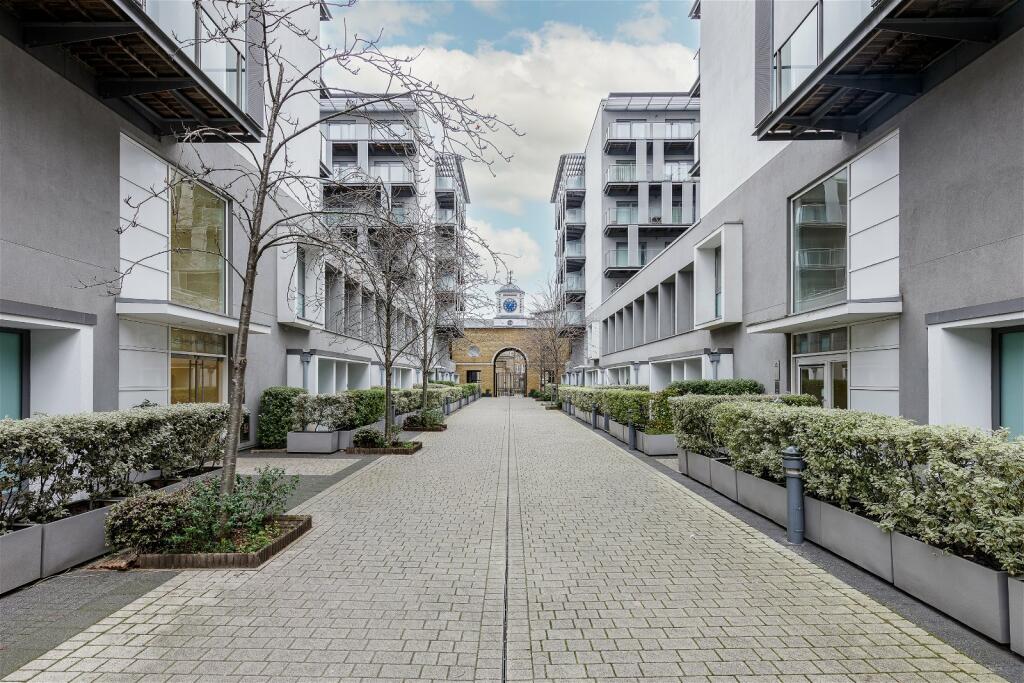 3 bedroom apartment for sale in West Carriage House, Royal Carriage ...