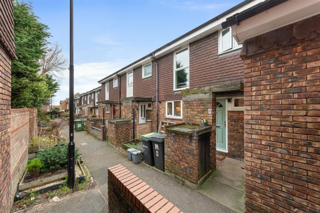 3 bedroom terraced house for sale in Lockwood Close, Sydenham, SE26 4HY, SE26