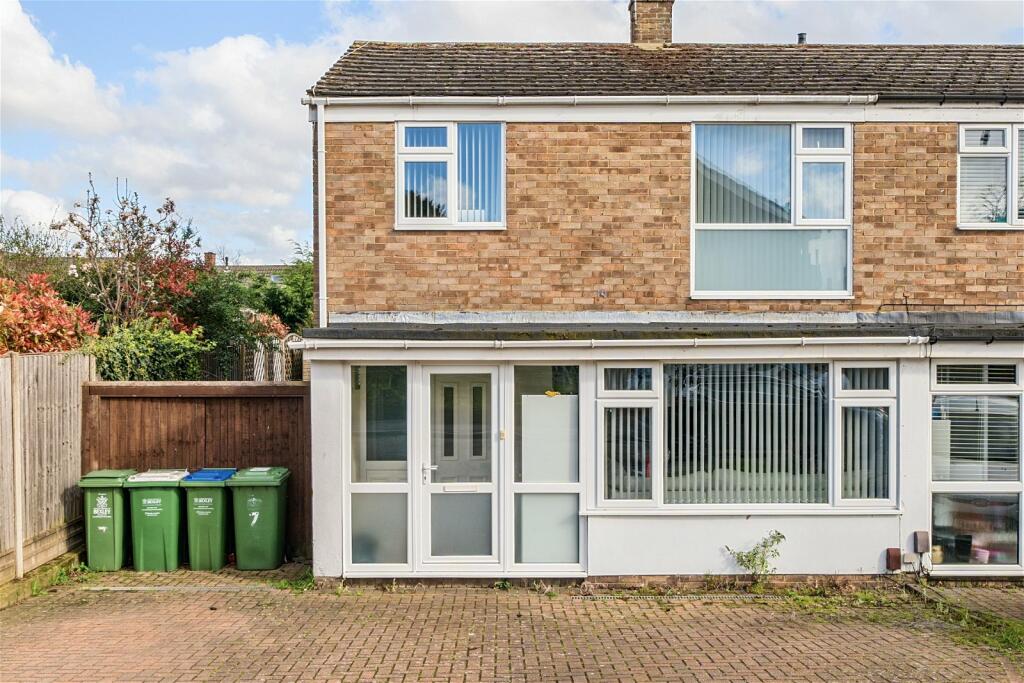 3 bedroom semidetached house for sale in Maiden Erlegh Avenue, Bexley