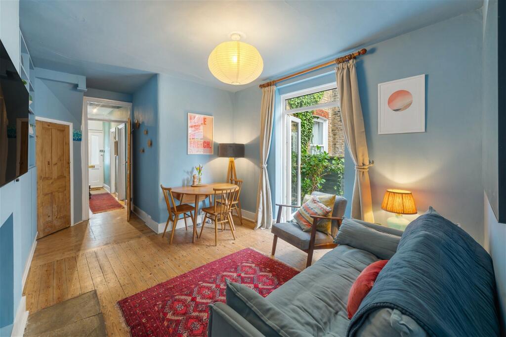 2 bedroom for sale in Penwith Road, Earlsfield, SW18