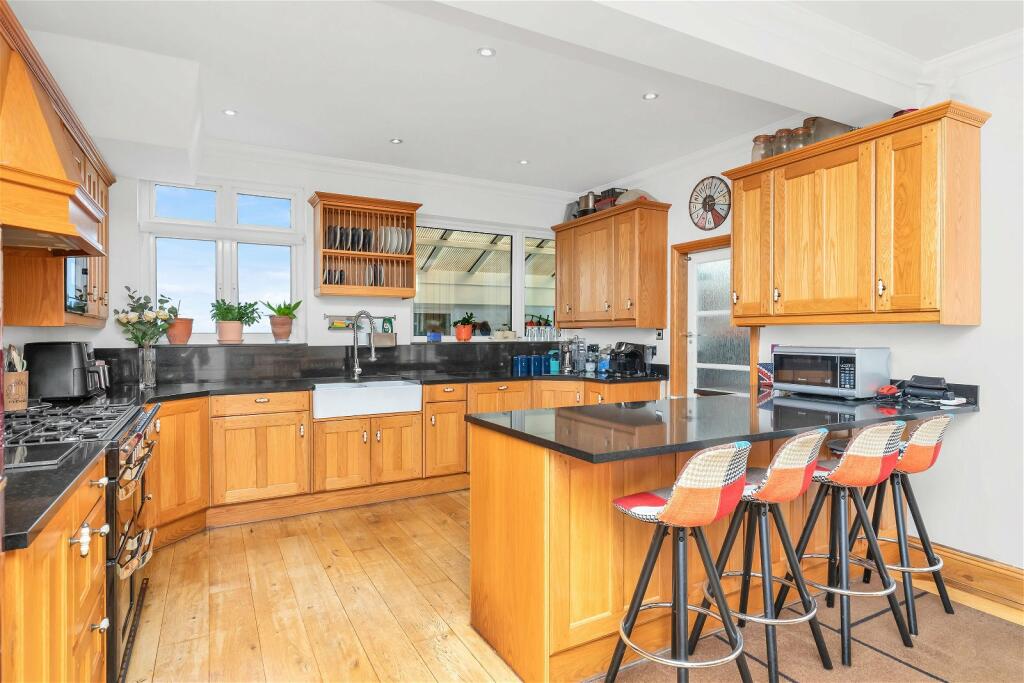 Additional property image - Bromley Common, Bromley, BR2 9PD