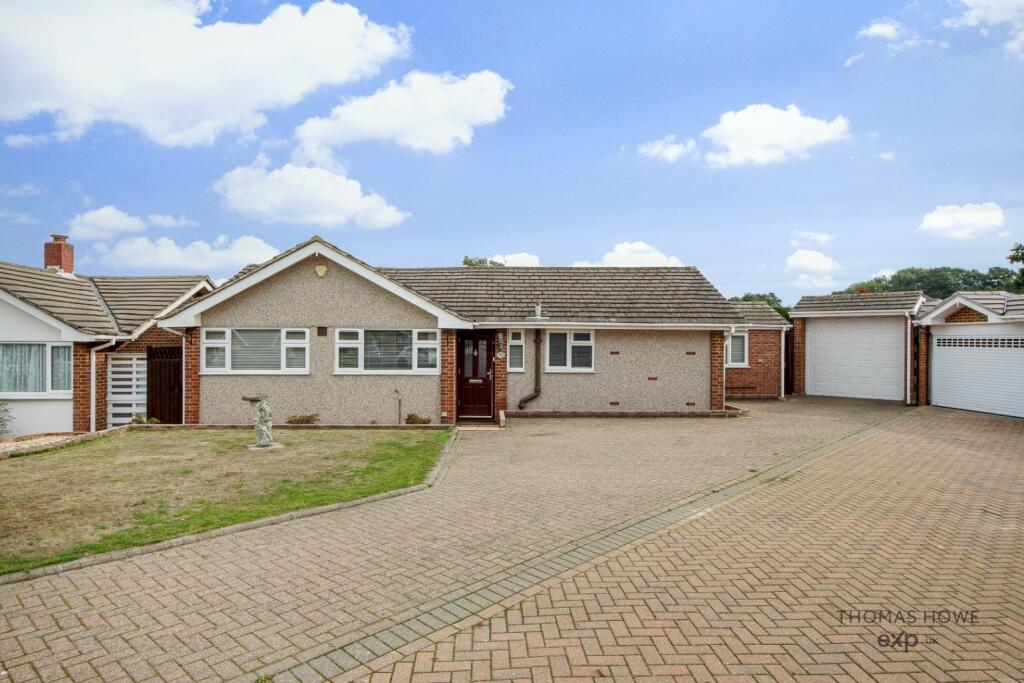 3 bedroom detached bungalow for sale in Woodmere Avenue, Shirley Oaks, CR0