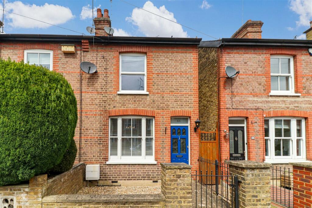 2 bedroom semidetached house for sale in Ebury Road, Rickmansworth, WD3