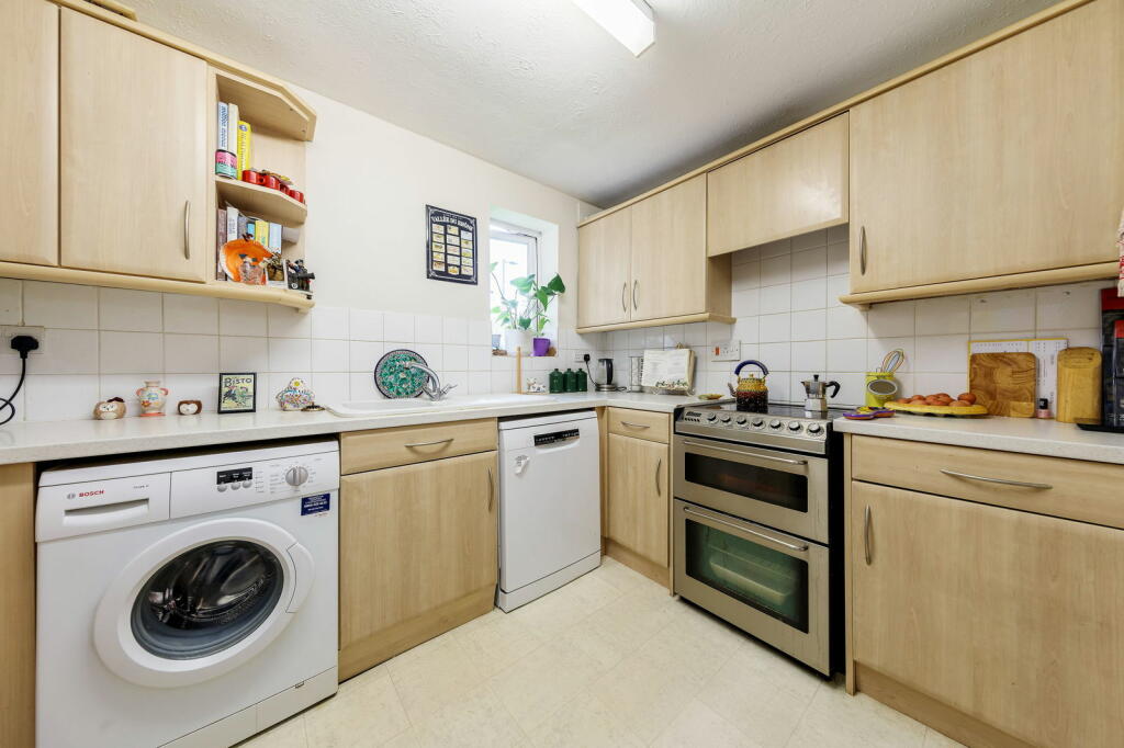 Additional property image - Pinecroft Court, Wickham Lane, Welling DA16 3ET