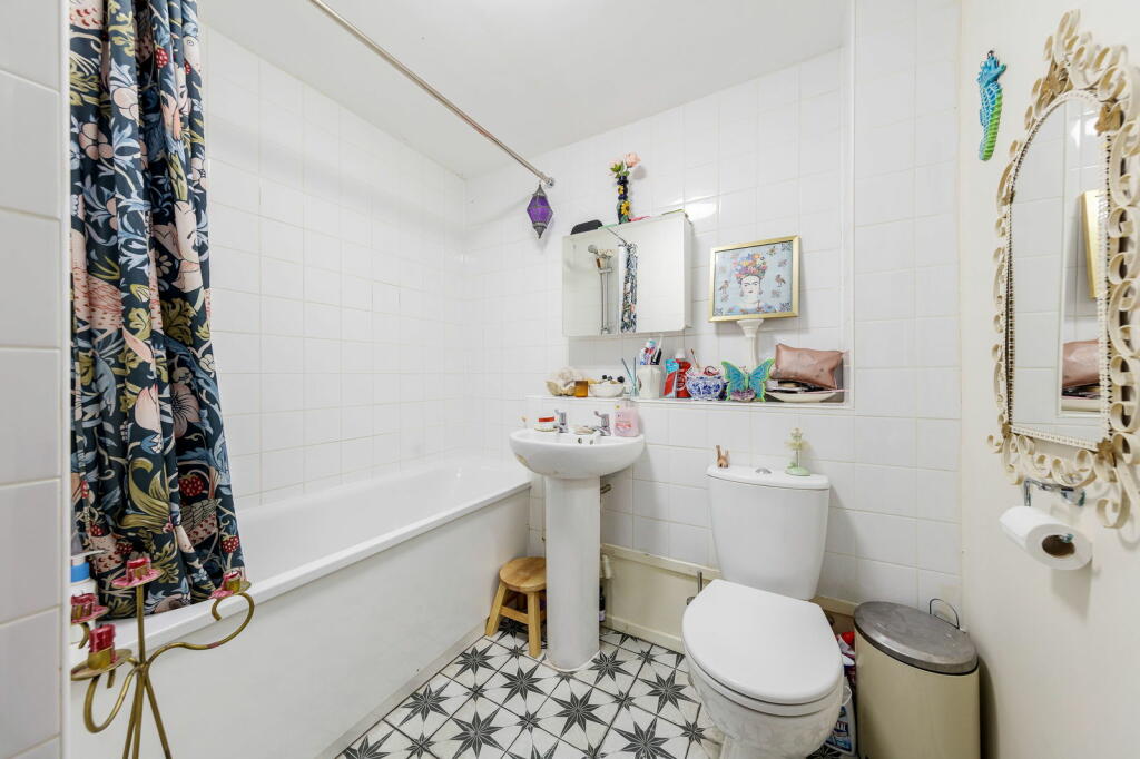 Additional property image - Pinecroft Court, Wickham Lane, Welling DA16 3ET