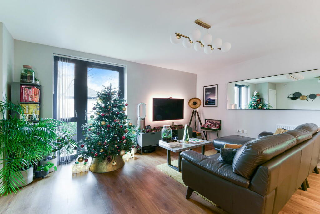 Additional property image - Iron Railway Close, Coulsdon, Surrey, CR5 3LF