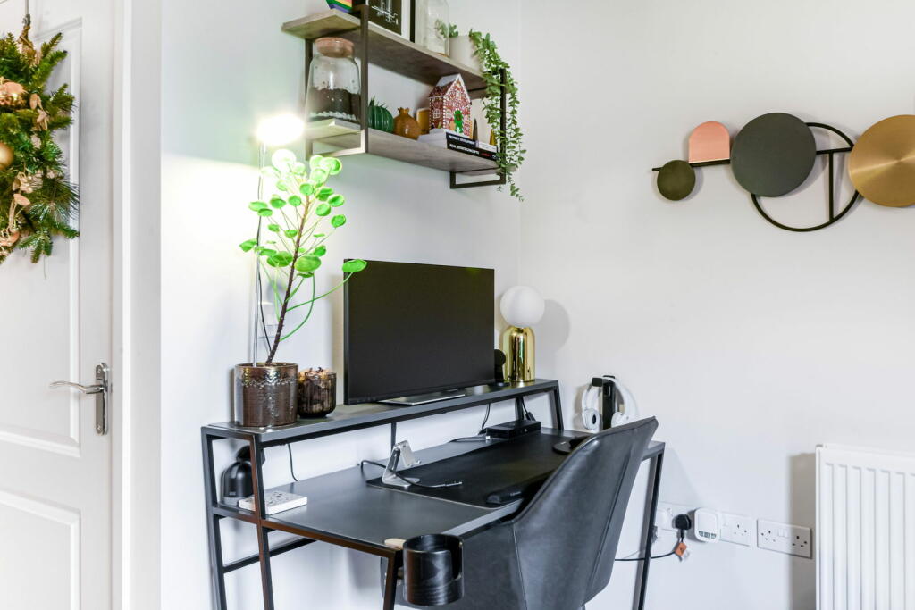 Additional property image - Iron Railway Close, Coulsdon, Surrey, CR5 3LF