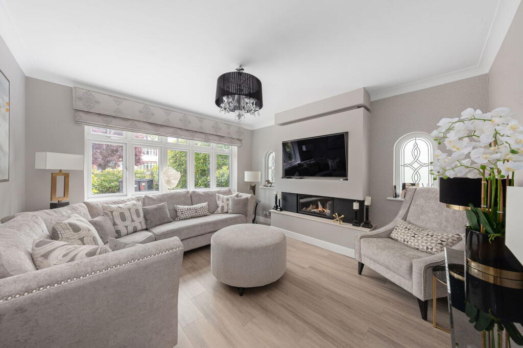 Additional property image - Hayes Chase, West Wickham, BR4