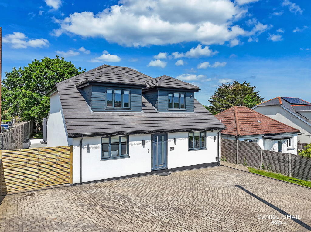 5 bedroom detached house for sale in Great Berry Lane, Langdon Hills