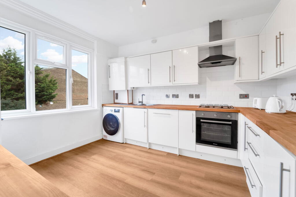 Main image of property: London Road, Isleworth, TW7 5AJ