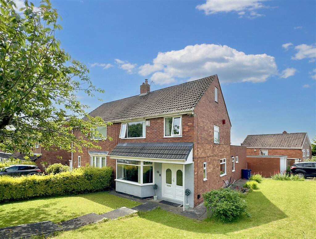 3 bedroom semi-detached house for sale in Woodlands, Throckley, Newcastle Upon Tyne, NE15 9LE, NE15