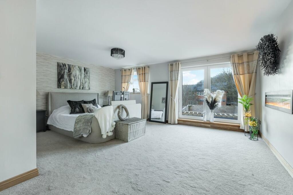 4 bedroom detached house for sale in Fleetwood Road, Fleetwood, FY7 8BD