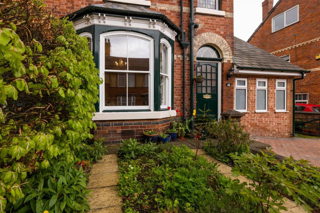 4 bedroom end of terrace house for sale in Church Lane, Marple