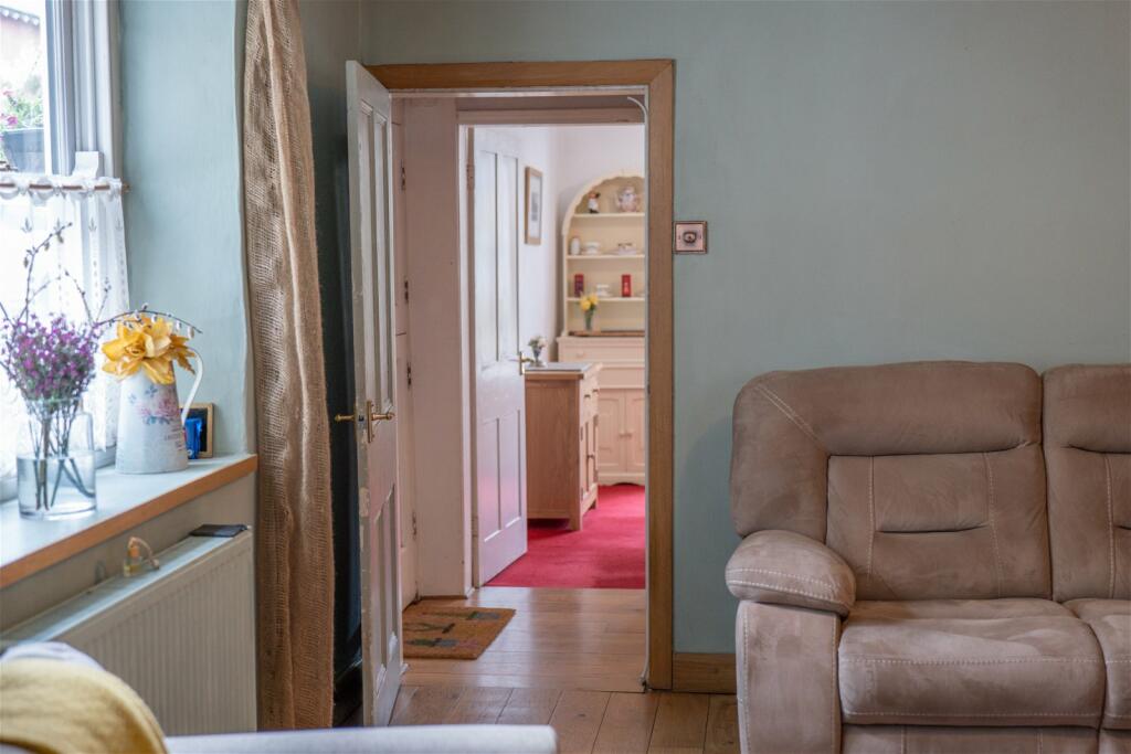 4 bedroom end of terrace house for sale in Cocksheadhey Road