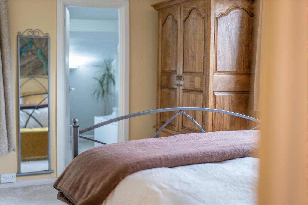 4 bedroom end of terrace house for sale in Cocksheadhey Road