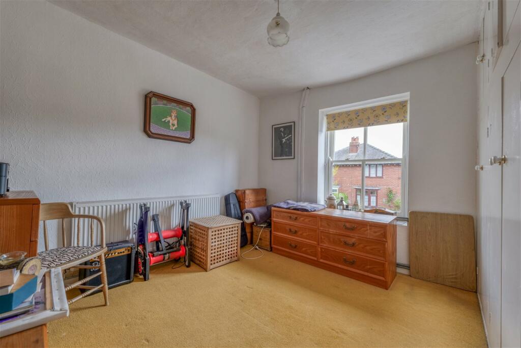 4 bedroom end of terrace house for sale in Cocksheadhey Road