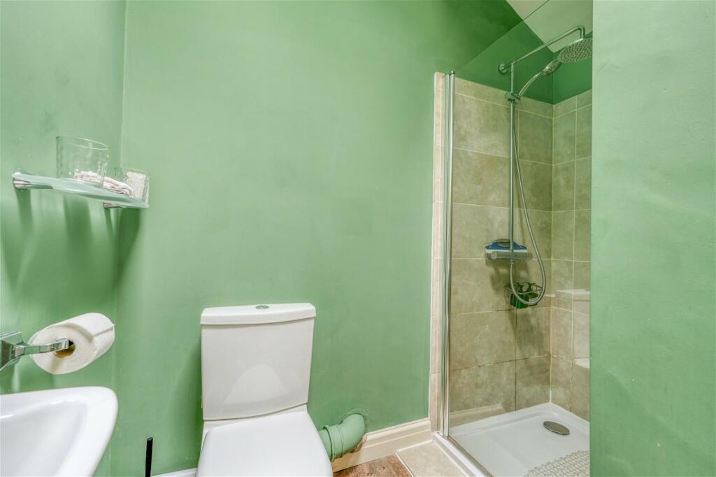 4 bedroom end of terrace house for sale in Cocksheadhey Road